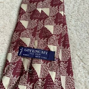 Givenchy Silk Tie in Burgundy and Cream  Signs of wear  see pics